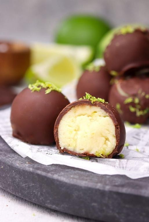 Lime Curd: Versatile Uses for Desserts & Beyond